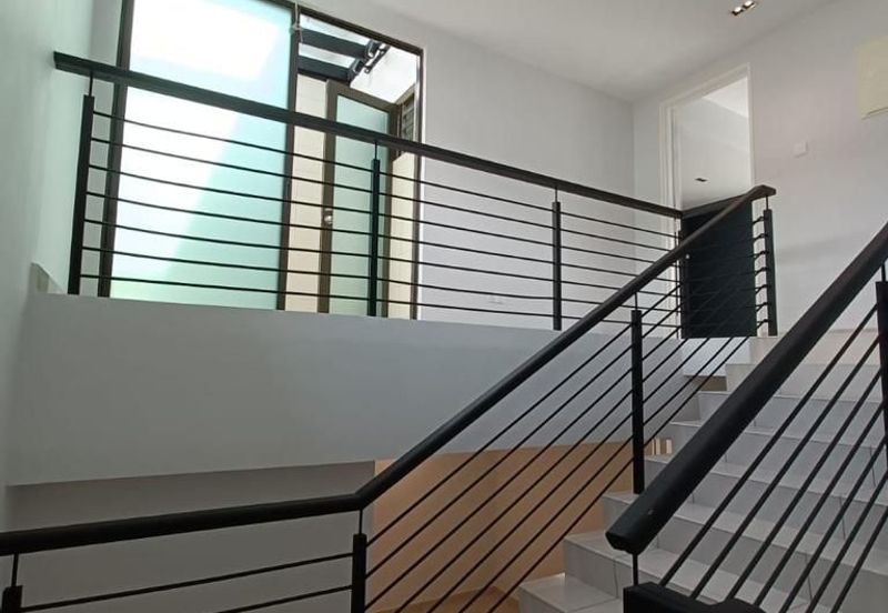 古来宽中/二校隔壁 🏠 Kulai Indahpura ,The Crystal 🏠 Three Storey Terrace Houses@