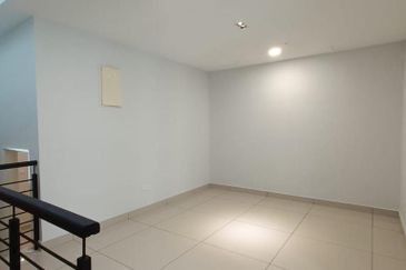 古来宽中/二校隔壁 🏠 Kulai Indahpura ,The Crystal 🏠 Three Storey Terrace Houses@