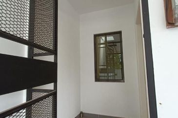 古来宽中/二校隔壁 🏠 Kulai Indahpura ,The Crystal 🏠 Three Storey Terrace Houses@