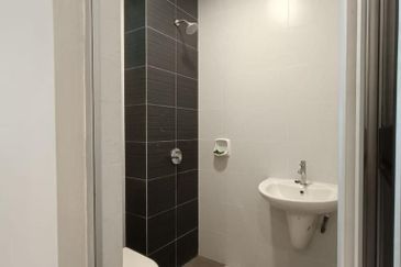 古来宽中/二校隔壁 🏠 Kulai Indahpura ,The Crystal 🏠 Three Storey Terrace Houses@