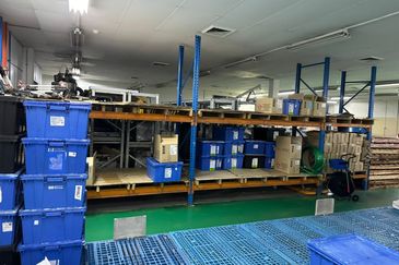 Ulu Tiram /Desa cemerlang /double storey detached factory @  light industrial