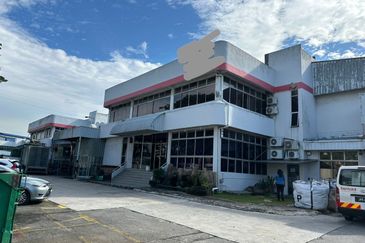 Ulu Tiram /Desa cemerlang /double storey detached factory @  light industrial