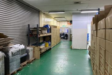 Ulu Tiram /Desa cemerlang /double storey detached factory @  light industrial