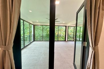 Gelang Patah / Leisure Farm Double Storey Bungalow with garage & swimming pool