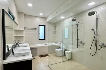 Gelang Patah / Leisure Farm Double Storey Bungalow with garage & swimming pool