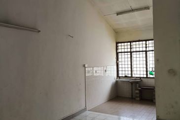 JB Taman Perling / Jalan kosa / Single storey terrace house