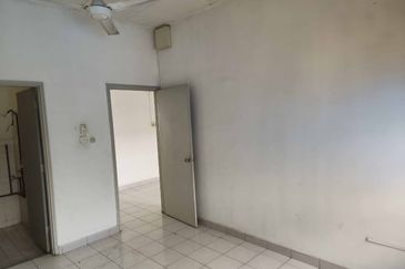 JB Taman Perling / Jalan kosa / Single storey terrace house