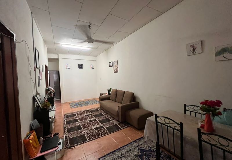 Kulai /  Jalan sutera 4 saleng / Single Terrace House 