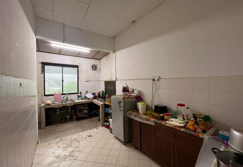 Kulai /  Jalan sutera 4 saleng / Single Terrace House 