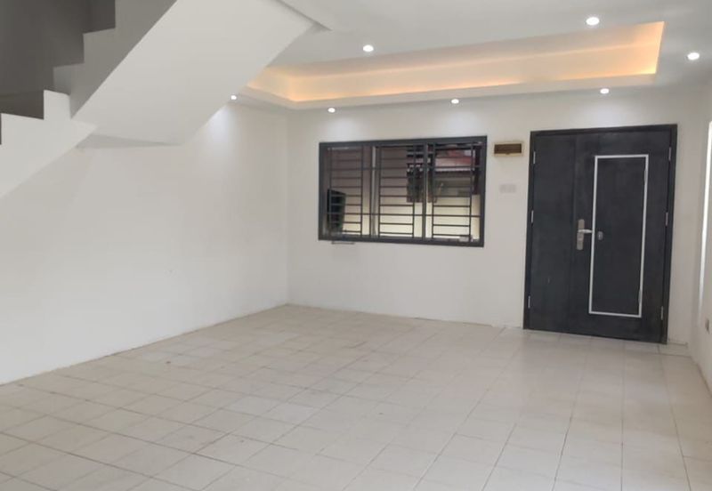 Kulai Kelapa Sawit - Jalan Scientex 23 - Double Storey Corner Lot - Fully Renovated Unit