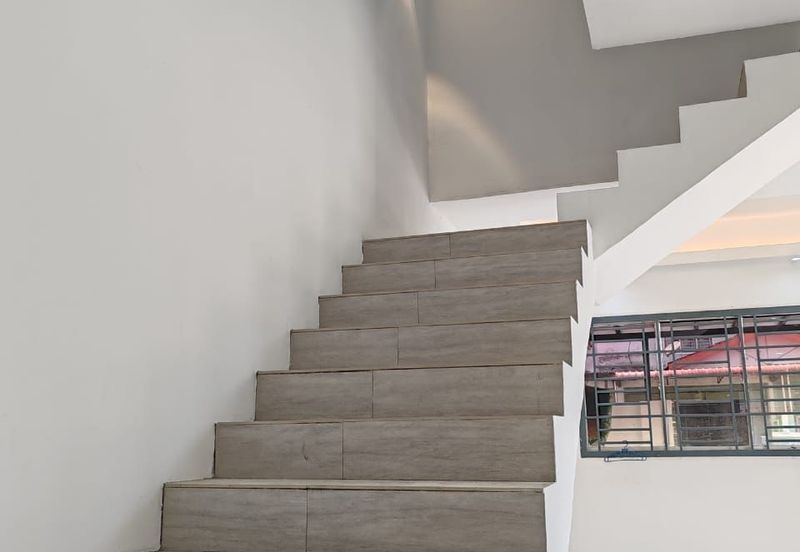 Kulai Kelapa Sawit - Jalan Scientex 23 - Double Storey Corner Lot - Fully Renovated Unit