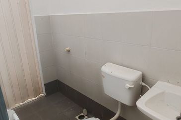 Kulai Kelapa Sawit - Jalan Scientex 23 - Double Storey Corner Lot - Fully Renovated Unit