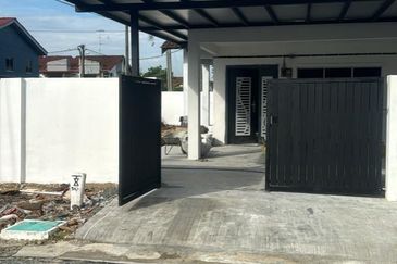 Kulai Kelapa Sawit - Jalan Scientex 23 - Double Storey Corner Lot - Fully Renovated Unit