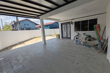 Kulai Kelapa Sawit - Jalan Scientex 23 - Double Storey Corner Lot - Fully Renovated Unit
