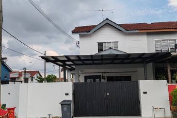Kulai Kelapa Sawit - Jalan Scientex 23 - Double Storey Corner Lot - Fully Renovated Unit