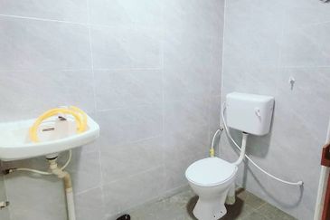 Kulai - Taman Sri Putri Kulai - Unblock View - Double Storey Low Cost - Fully renovated 