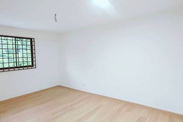 Kulai - Taman Sri Putri Kulai - Unblock View - Double Storey Low Cost - Fully renovated 