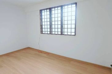 Kulai - Taman Sri Putri Kulai - Unblock View - Double Storey Low Cost - Fully renovated 