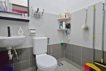 Kulai Bandar Putra / Jalan Rajawali / Single Storey Terrace House