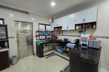Skudai - Tmn Sri Putri - Jalan Timah @ Double Storey Terrace House  
