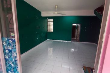 Kulai Saleng / Taman Muhibbah / Jalan Jambu 32 / Double storey terrace house