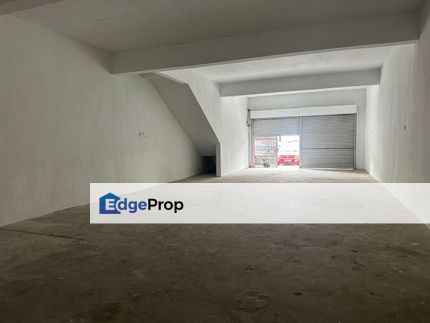 Kulai / Taman Putri Kulai / Double Storey shop lot, Johor, Kulai