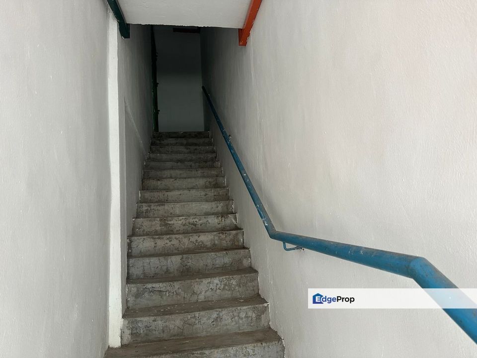 Kulai / Taman Putri Kulai / Double Storey shop lot, Johor, Kulai