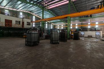 Kulai - Indahpura - Industrial Park - Light Industrial - Double Storey Detached Factory with 3 Storey Office For rent/sale