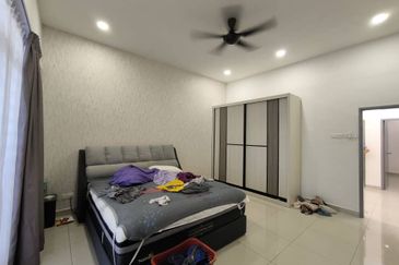Kulai Bandar Putra - Jalan Camar - Double Storey Terrace House - Unblock Unit