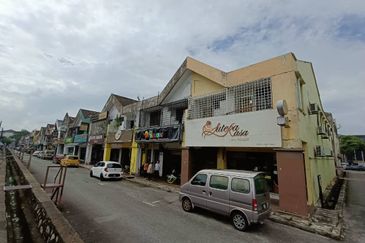 JB  𝗕𝗮𝗻𝗱𝗮𝗿 𝗕𝗮𝗿𝘂 𝗨𝗱𝗮🔹𝗝𝗮𝗹𝗮𝗻 𝗣𝗮𝗱𝗶 - Double Storey Shop Lot