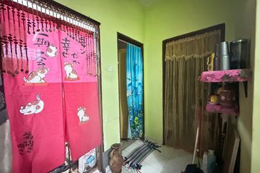 Iskandar Gelang Patah - Taman Nusaria - Medium Cost - double storey corner lot 