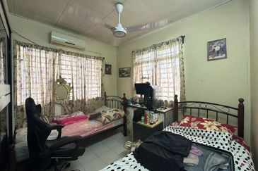 Iskandar Gelang Patah - Taman Nusaria - Medium Cost - double storey corner lot 