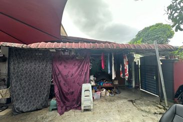 Iskandar Gelang Patah - Taman Nusaria - Medium Cost - double storey corner lot 