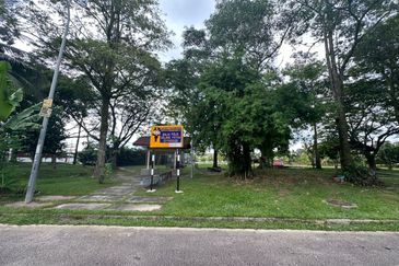 Iskandar Gelang Patah - Taman Nusaria - Medium Cost - double storey corner lot 