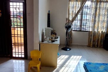 Kulai Bandar Putra - Jalan Cengal 5 - 3 Storey Terrace Endlot