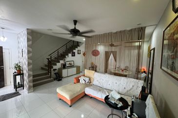 JB Dato Onn , Jln Perjiranan 12 - Double Storey Terrace House *Unblock View Unit*