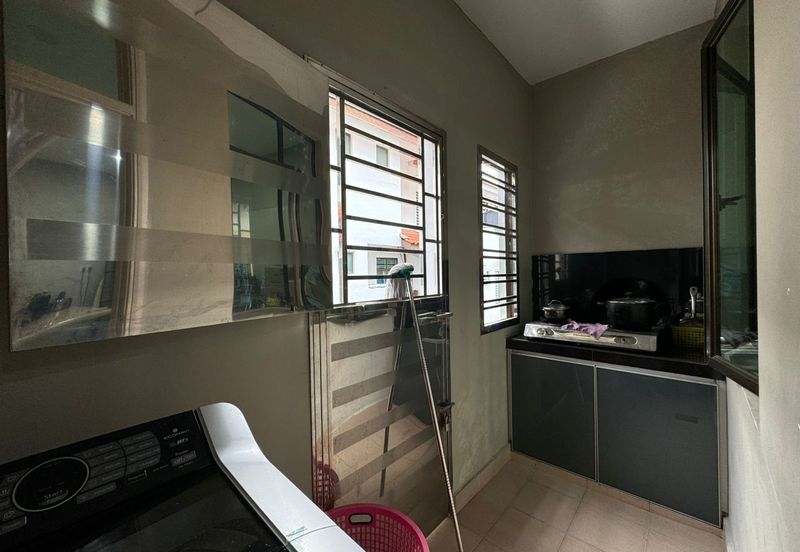 JB Dato Onn , Jln Perjiranan 12 - Double Storey Terrace House *Unblock View Unit*