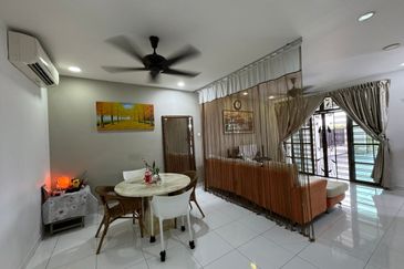 JB Dato Onn , Jln Perjiranan 12 - Double Storey Terrace House *Unblock View Unit*