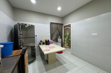 JB Dato Onn , Jln Perjiranan 12 - Double Storey Terrace House *Unblock View Unit*