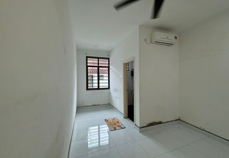 JB Dato Onn , Jln Perjiranan 12 - Double Storey Terrace House *Unblock View Unit*