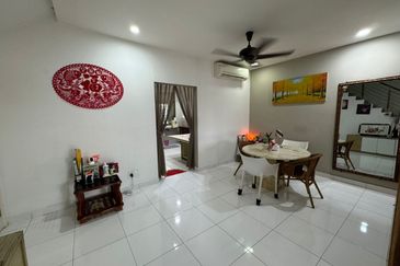 JB Dato Onn , Jln Perjiranan 12 - Double Storey Terrace House *Unblock View Unit*