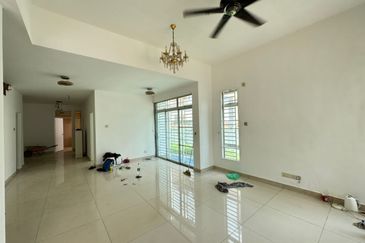 JB Kempas Heights @ Tmn Kempas Indah / Double Storey Cluster House / Unblock View Unit