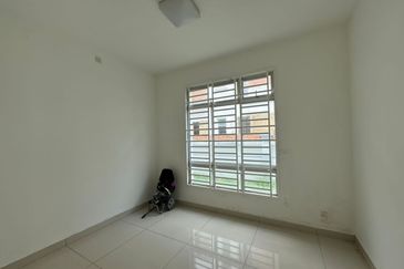 JB Kempas Heights @ Tmn Kempas Indah / Double Storey Cluster House / Unblock View Unit