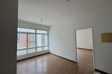 JB Kempas Heights @ Tmn Kempas Indah / Double Storey Cluster House / Unblock View Unit