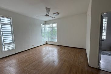 JB Kempas Heights @ Tmn Kempas Indah / Double Storey Cluster House / Unblock View Unit