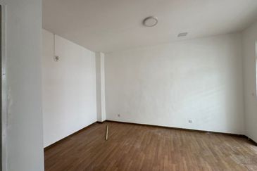 JB Kempas Heights @ Tmn Kempas Indah / Double Storey Cluster House / Unblock View Unit