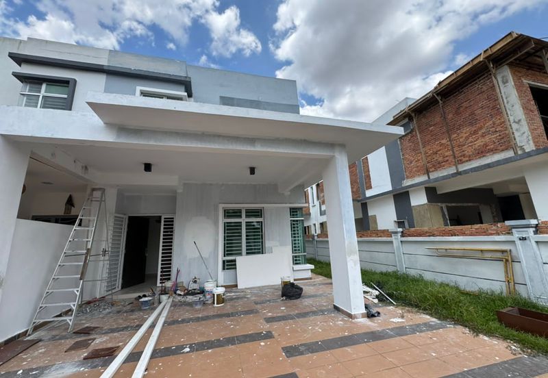 JB Kempas Heights @ Tmn Kempas Indah / Double Storey Cluster House / Unblock View Unit