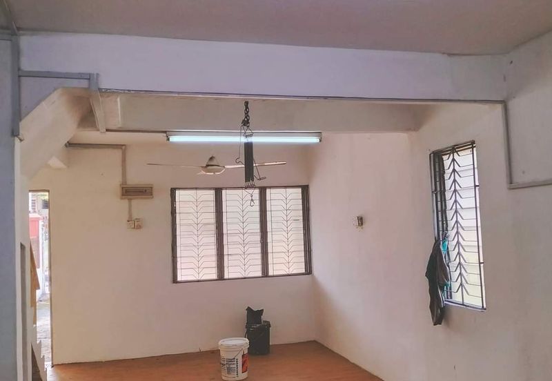 Skudai / Tmn Skudai baru / jln hang jebat  - low cost  double storey corner / 770sqft +20sqft