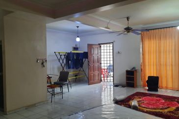 Kulai - Taman Putri Kulai - Jalan Sri Putri - Double storey terrace house 