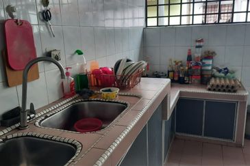 Kulai - Taman Putri Kulai - Jalan Sri Putri - Double storey terrace house 